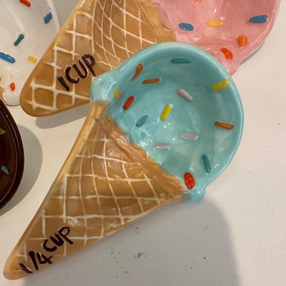 10 Strawberry Street Ice Cream Measuring Cups Hand Painted Summer - Picture 4 of 8